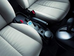 2008款 两厢 1.3 自动 时尚型