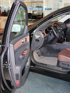 2008款 3.8L 自动 顶级型