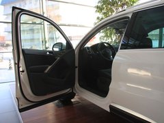 2010款 2.0TSI 自动 四驱旗舰版 5座