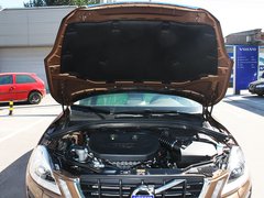 2010款 3.0T 自动 AWD舒适版 5座