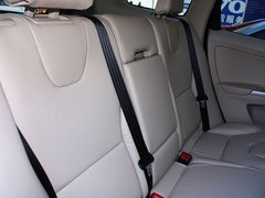 2010款 3.0T 自动 AWD舒适版 5座