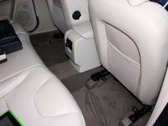 2010款 3.0T 自动 AWD舒适版 5座