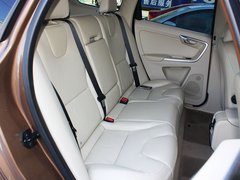 2010款 3.0T 自动 AWD舒适版 5座
