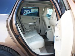 2010款 3.0T 自动 AWD舒适版 5座