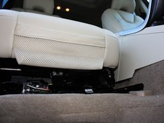 2010款 3.0T 自动 AWD舒适版 5座