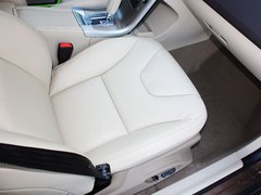 2010款 3.0T 自动 AWD舒适版 5座