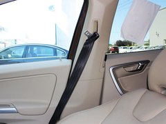 2010款 3.0T 自动 AWD舒适版 5座