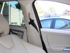 2010款 3.0T 自动 AWD舒适版 5座