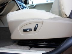 2010款 3.0T 自动 AWD舒适版 5座
