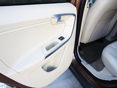 2010款 3.0T 自动 AWD舒适版 5座