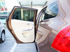 2010款 3.0T 自动 AWD舒适版 5座