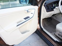 2010款 3.0T 自动 AWD舒适版 5座