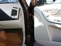 2010款 3.0T 自动 AWD舒适版 5座