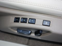 2010款 3.0T 自动 AWD舒适版 5座