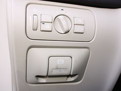 2010款 3.0T 自动 AWD舒适版 5座