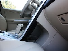 2010款 3.0T 自动 AWD舒适版 5座