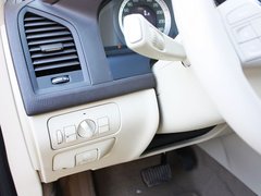 2010款 3.0T 自动 AWD舒适版 5座