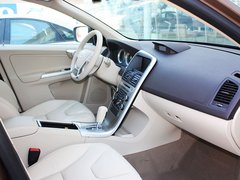 2010款 3.0T 自动 AWD舒适版 5座