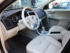 2010款 3.0T 自动 AWD舒适版 5座