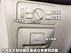 2010款 3.0T 自动 AWD舒适版 5座