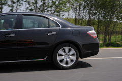 2009款 3.7L 自动 