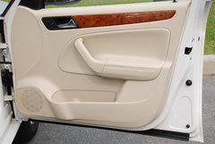 2008款 1.6L 自动 豪华型