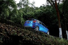 2010款 两厢 1.5L 自动 时尚型限量版