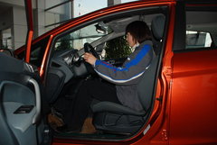 2010款 两厢 1.5L 自动 时尚型限量版