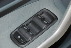2010款 两厢 1.5L 自动 时尚型限量版