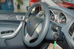 2010款 两厢 1.5L 自动 时尚型限量版
