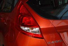 2010款 两厢 1.5L 自动 时尚型限量版