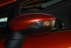 2010款 两厢 1.5L 自动 时尚型限量版