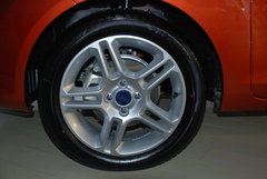 2010款 两厢 1.5L 自动 时尚型限量版
