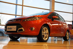 2010款 两厢 1.5L 自动 时尚型限量版
