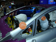 2010款 三厢 1.5L 自动 光芒限定版