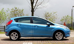 2010款 两厢 1.5L 手动 时尚型限量版