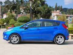 2010款 三厢 1.5L 自动 光芒限定版