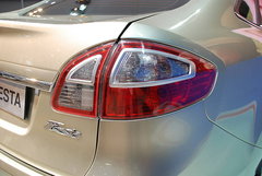 2010款 两厢 1.5L 自动 时尚型限量版