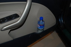 2010款 两厢 1.5L 自动 时尚型限量版