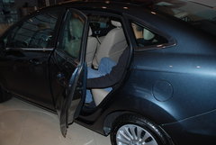 2010款 两厢 1.5L 自动 时尚型限量版