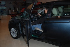 2010款 两厢 1.5L 自动 时尚型限量版