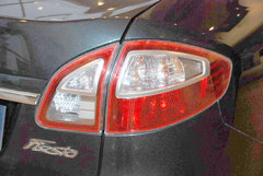 2010款 两厢 1.5L 自动 时尚型限量版