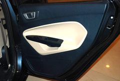 2010款 三厢 1.5L 自动 光芒限定版