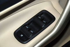 2010款 三厢 1.5L 自动 光芒限定版