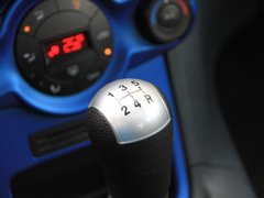 2010款 三厢 1.5L 自动 光芒限定版