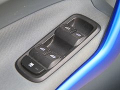 2010款 三厢 1.5L 自动 光芒限定版