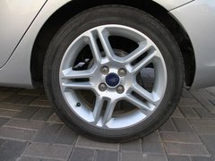 2010款 三厢 1.5L 自动 光芒限定版