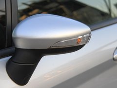 2010款 三厢 1.5L 自动 光芒限定版