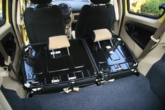 2009款 1.3L 自动 灵动版