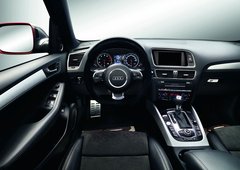 2010款 2.0T FSI 运动款 5座